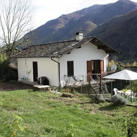 Turismo In Valle Orco Ai Piedi Del Gran Paradiso *